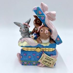 Vintage CWC Happy Easter Bunny Rabbits in Present Large Trinket Box Spring Decor